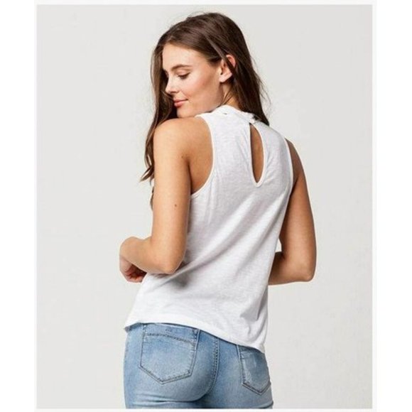 Top. Sleeveless Tank. Choker Neckline. Socialite Brand. Size Small. - Picture 2 of 3